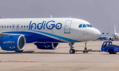 മൂന്ന് തവണ ടേക്ക് ഓഫ് പരാജയപ്പെട്ടു; കൊച്ചിയിലേക്കുള്ള ഇൻഡിഗോ വിമാനം വൈകുന്നു