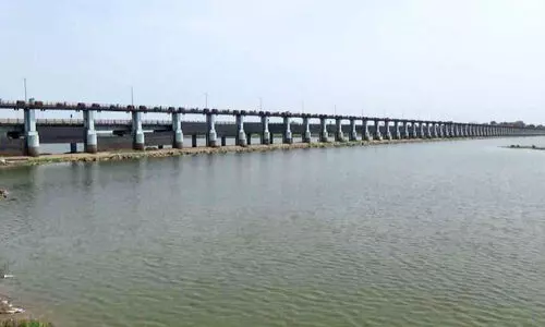 ച​മ്ര​വ​ട്ടം റ​ഗു​ലേ​റ്റ​ർ കം ​ബ്രി​ഡ്ജ്; ചോ​ർ​ച്ച​യ​ട​ക്ക​ൽ വൈ​കു​ന്നു