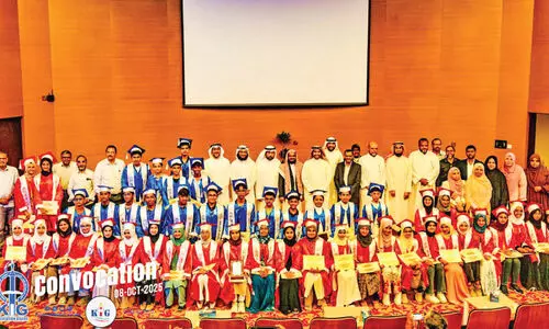 അ​റി​വി​ന്റെ വി​ളം​ബ​ര​മാ​യി കെ.​ഐ.​ജി മ​ദ്‌​റ​സ ബി​രു​ദ​ദാ​ന​ ച​ട​ങ്ങ്