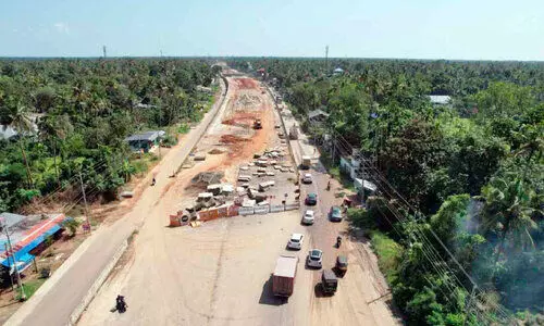 ഇവിടെ മരണം പതിയിരിക്കുന്നു ഇവിടെ മരണം പതിയിരിക്കുന്നു