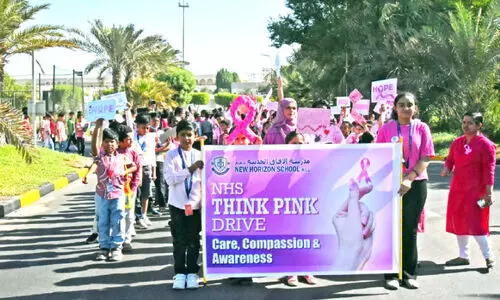 ന്യൂ ​ഹൊ​റൈ​സ​ൺ സ്‌​കൂ​ളി​ൽ ‘പി​ങ്ക് ഡ്രൈ​വ്’ ബോ​ധ​വ​ത്ക​ര​ണ റാ​ലി