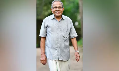 ഘോ​ഷ​യാ​ത്ര​യും ച​ക്ക​ര​ച്ചോ​റും പി​ന്നെ ഗു​ഡ്ബാ​ളും