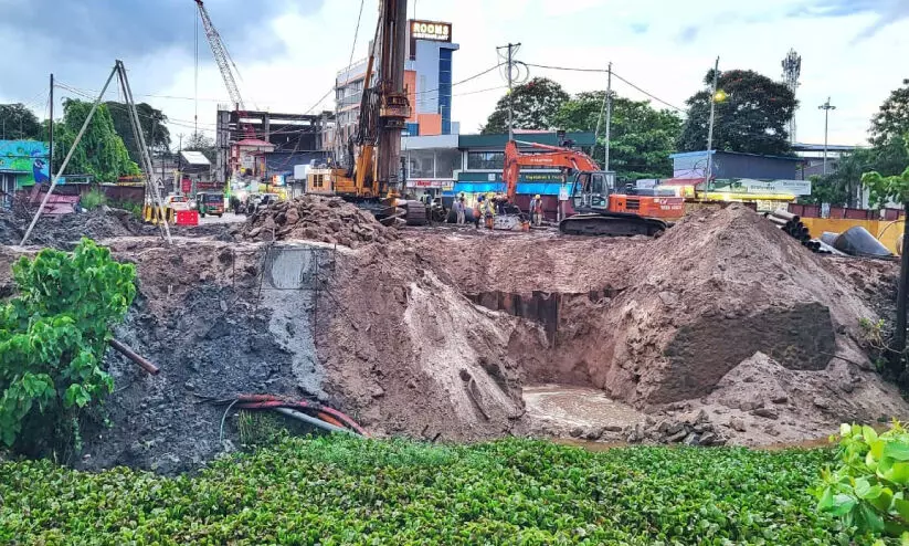 ജില്ലാ കോടതിപ്പാലത്തിന് പകരം താൽകാലിക ബെയ്ലി പാലം നിർമിക്കണം