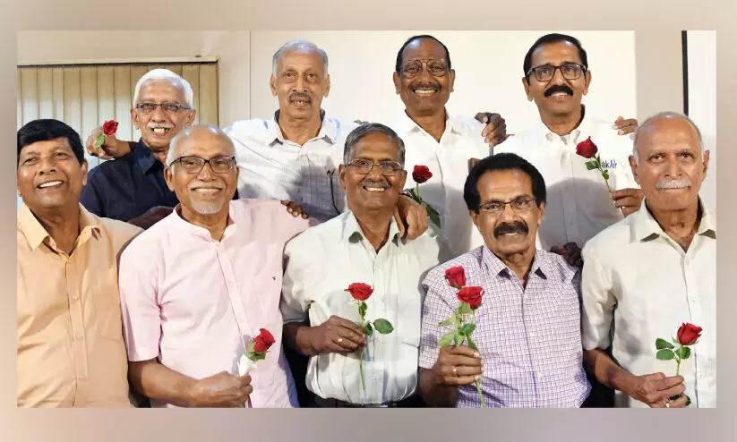 അഞ്ച് പതിറ്റാണ്ടിന്റെ ‘സന്തോഷം’; ഓർമകളിൽ വീണ്ടും പന്തുരുണ്ടു