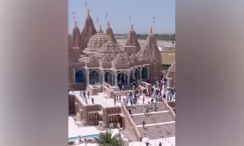 ദീപാവലിക്ക് ബാപ്സ് ഹിന്ദു മന്ദിറിൽ എത്തിയത് 60,000ത്തിലേറെ പേർ ദീപാവലിക്ക് ബാപ്സ് ഹിന്ദു മന്ദിറിൽ എത്തിയത് 60,000ത്തിലേറെ പേർ