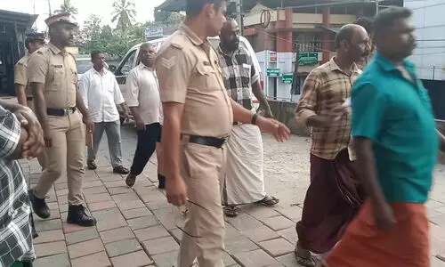 ചർച്ചിനെ ചൊല്ലി തർക്കം: ഇരുവിഭാഗം ഏറ്റുമുട്ടി, ആശുപത്രിയിലും കൂട്ടയടി; 19 പേർക്കെതിരെ കേസ്; ഒടുവിൽ ജാമ്യം ചർച്ചിനെ ചൊല്ലി തർക്കം: ഇരുവിഭാഗം ഏറ്റുമുട്ടി, ആശുപത്രിയിലും കൂട്ടയടി; 19 പേർക്കെതിരെ കേസ്; ഒടുവിൽ ജാമ്യം