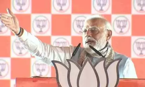 എന്തിനാണ് ഇത്ര നാണമെന്ന് മോദി; ഒപ്പമെത്താൻ മോദിക്ക് ഏഴുജൻമം വേണമെന്ന് തിരിച്ചടിച്ച് തേജസ്വി