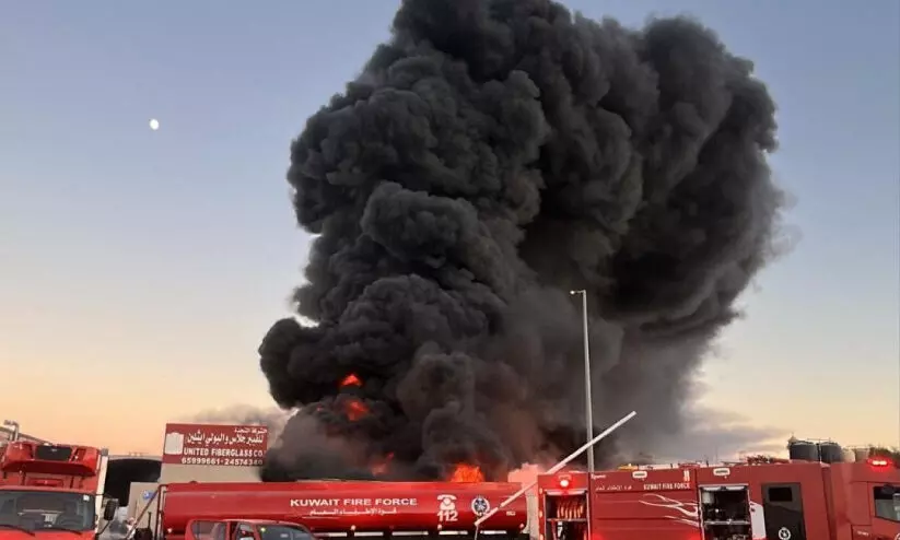 അംഘാരയിൽ ഫാക്ടറിയിൽ വൻതീപിടിത്തം അംഘാരയിൽ ഫാക്ടറിയിൽ വൻതീപിടിത്തം