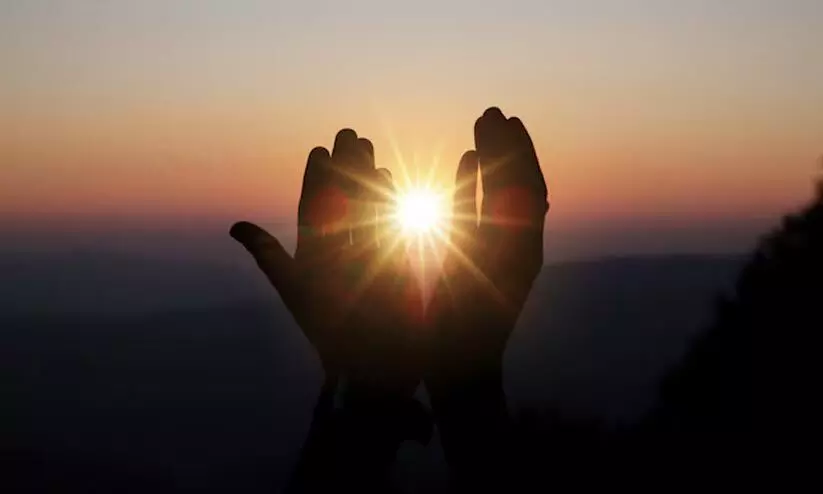 വിശ്വാസം മതത്തെ ഏറ്റെടുക്കുമ്പോൾ വിശ്വാസം മതത്തെ ഏറ്റെടുക്കുമ്പോൾ