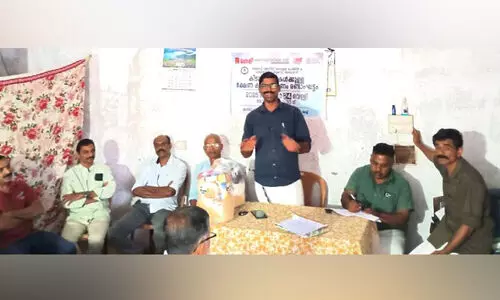 ‘ഹൃ​ദ​യ​പൂ​ർ​വം കേ​ളി’ പൊ​തി​ച്ചോ​ർ വി​ത​ര​ണം