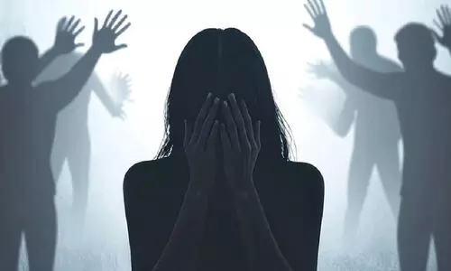 കോയമ്പത്തൂരിൽ വിദ്യാർഥിനിയെ തട്ടിക്കൊണ്ടുപോയി കൂട്ടബലാത്സംഗത്തിനിരയാക്കിയ സംഭവം; പ്രതികൾ പിടിയിൽ, കീഴ്പ്പെടുത്താൻ കാലിൽ വെടിവെച്ച് പൊലീസ്