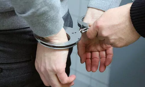 ആ​മി​റാ​ത്തി​ൽ വീ​ട്ടി​ൽ ക​വ​ർ​ച്ച; പ്ര​തി പി​ടി​യി​ൽ