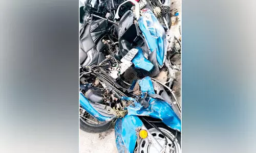 സ്കൂട്ടറിൽ ബസിടിച്ച് ദമ്പതികളും മകനും മരിച്ചു