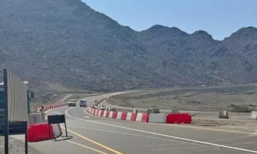 സാ​യി​ഖ്-ഹ​ഫീ​ത് റോ​ഡി​ൽ ഗ​താ​ഗ​ത നി​യ​ന്ത്ര​ണം