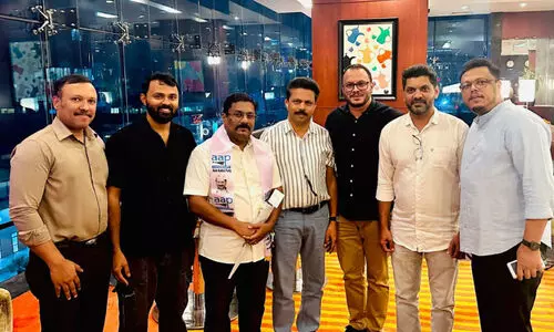 ആം ​ആ​ദ്മി‌ ഗോ​വ എം.​എ​ൽ.​എ​യെ ആ​പ്കാ കു​വൈ​ത്ത്‌ ഭാ​ര​വാ​ഹി​ക​ൾ സ​ന്ദ​ർ​ശി​ച്ചു