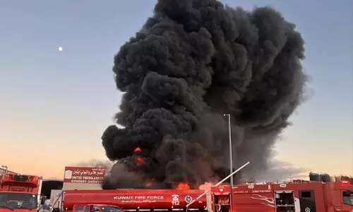 അം​ഘാ​ര​യി​ൽ ഫാ​ക്ട​റി​യി​ൽ വ​ൻതീ​പി​ടി​ത്തം