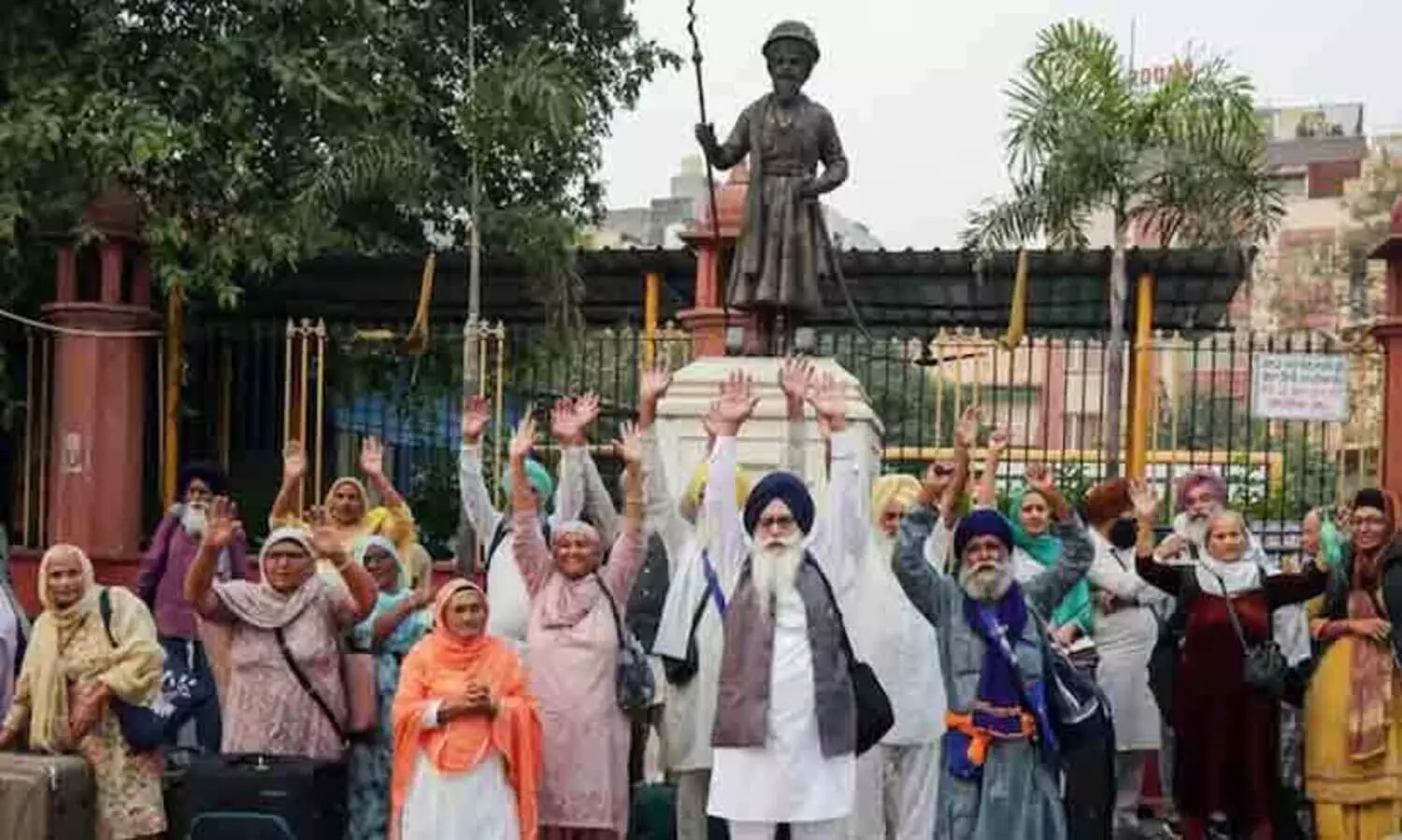 14 Indian Hindus Denied Entry By Pak On Guru Nanak Jayanti