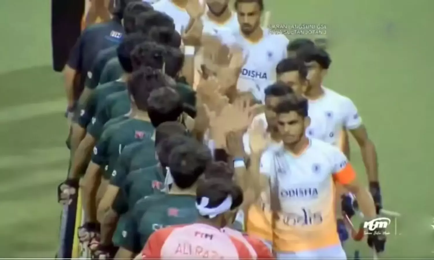 ‘ക്രിക്കറ്റല്ല ഞങ്ങളെ ഭരിക്കുന്നത്’; പാക് താരങ്ങൾക്ക് ‘കൈകൊടുക്കു’മെന്ന് ഹോക്കി ഇന്ത്യ