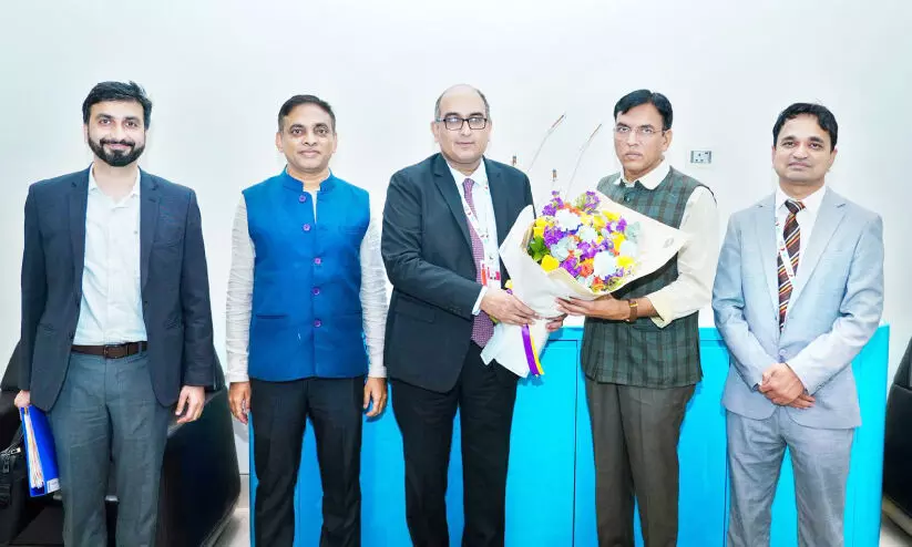 ലോ​ക സാ​മൂ​ഹി​ക വി​ക​സ​ന ഉ​ച്ച​കോ​ടി;  കേ​ന്ദ്ര​മ​ന്ത്രി  ഡോ. ​മ​ൻ​സു​ഖ് മാ​ണ്ഡ​വ്യ  ദോ​ഹ​യി​ലെ​ത്തി