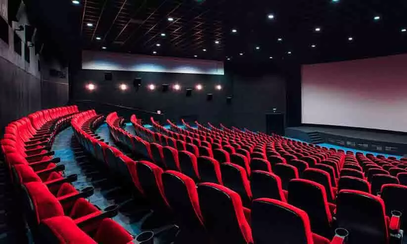 ഒരു കുപ്പി വെള്ളത്തിന് 100 രൂപ, കോഫിക്ക് 700 !; ഇങ്ങനെ പോയാൽ അധികം വൈകാതെ മൾട്ടിപ്ലെക്സ് തിയറ്ററുകൾ കാലിയാകുമെന്ന് സുപ്രീം കോടതി