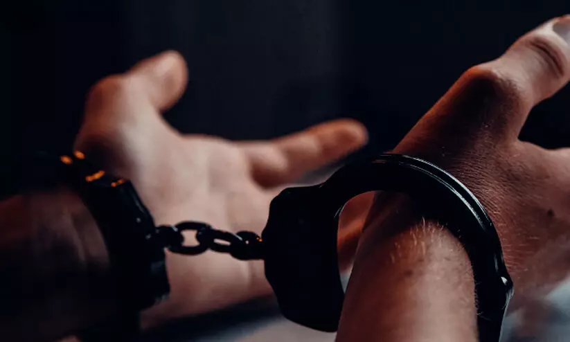 ഓയിൽ ഉപകരണങ്ങൾ മോഷ്ടിച്ച ഒമ്പതു പേർ പിടിയിൽ ഓയിൽ ഉപകരണങ്ങൾ മോഷ്ടിച്ച ഒമ്പതു പേർ പിടിയിൽ