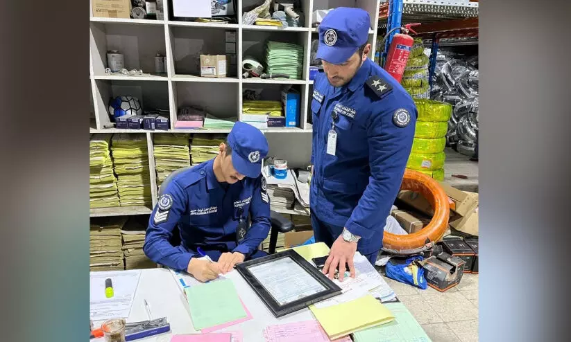 ഷു​വൈ​ഖ് ഇ​ൻ​ഡ​സ്ട്രി​യ​ൽ ഏ​രി​യ​യി​ൽ   ഫ​യ​ർ ഫോ​ഴ്‌​സ് പ​രി​ശോ​ധ​ന