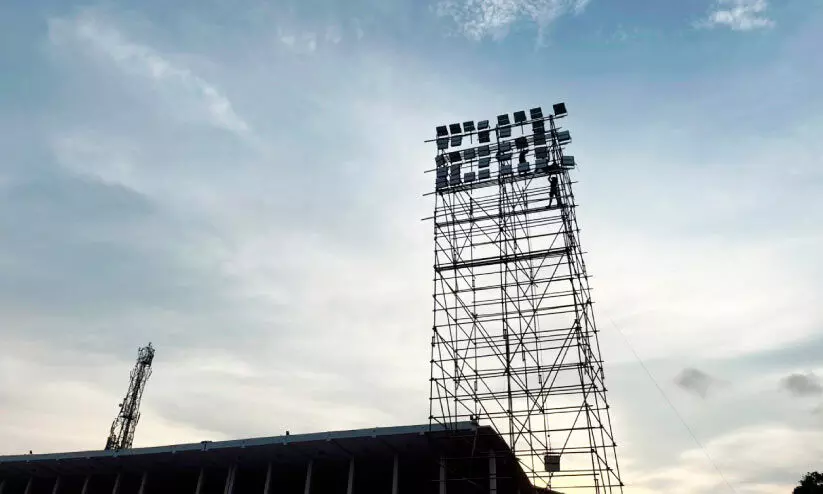 ജവഹര്‍ സ്റ്റേഡിയം ഒരുങ്ങി, കളിയാരവത്തിന്