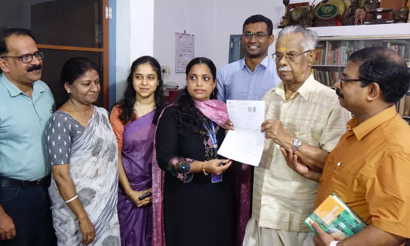 എസ്.​ഐ.ആർ: ഫോറം നൽകലിന് ജില്ലയിൽ തുടക്കം