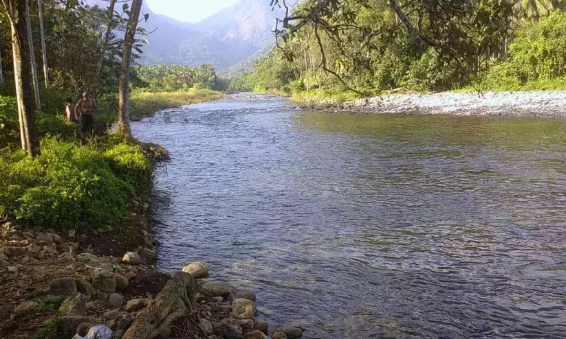 കാത്തിരിപ്പിന് അറുതി; തരിശില് കുന്തിപുഴയോരത്ത് സംരക്ഷണഭിത്തി വരുന്നു കാത്തിരിപ്പിന് അറുതി; തരിശില് കുന്തിപുഴയോരത്ത് സംരക്ഷണഭിത്തി വരുന്നു