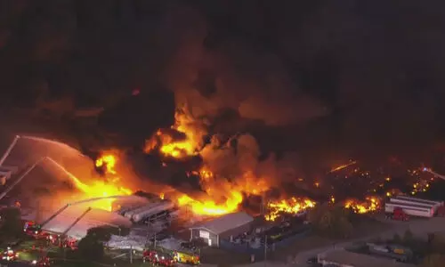 യു.എസിൽ കാർഗോ വിമാനം തകർന്നുവീണ് അഗ്നിഗോളമായി, അപകടം ടേക്ക് ഓഫിനു പിന്നാലെ; മൂന്നു മരണം -വിഡിയോ