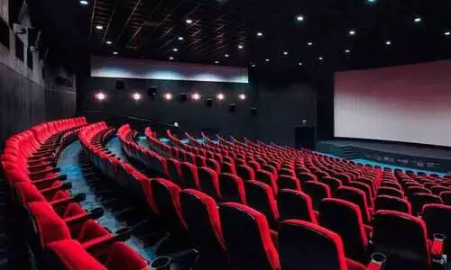 ഒരു കുപ്പി വെള്ളത്തിന് 100 രൂപ, കോഫിക്ക് 700 !; ഇങ്ങനെ പോയാൽ അധികം വൈകാതെ മൾട്ടിപ്ലെക്സ് തിയറ്ററുകൾ കാലിയാകുമെന്ന് സുപ്രീം കോടതി