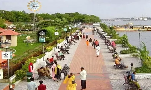 മറൈൻഡ്രൈവ് മോണിറ്ററിങ് കമ്മിറ്റി; തദ്ദേശ പ്രിൻസിപ്പൽ സെക്രട്ടറിക്കെതിരെ കോടതിയലക്ഷ്യ നടപടി തുടരില്ല