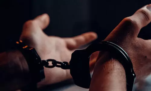 ഓ​യി​ൽ ഉ​പ​ക​ര​ണ​ങ്ങ​ൾ മോ​ഷ്ടി​ച്ച ഒ​മ്പ​തു പേ​ർ പി​ടി​യി​ൽ