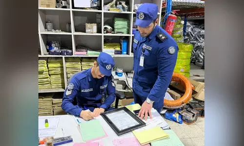 ഷു​വൈ​ഖ് ഇ​ൻ​ഡ​സ്ട്രി​യ​ൽ ഏ​രി​യ​യി​ൽ   ഫ​യ​ർ ഫോ​ഴ്‌​സ് പ​രി​ശോ​ധ​ന