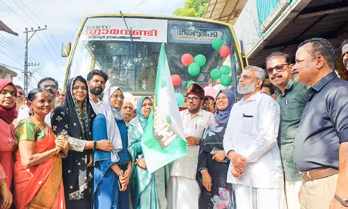 വളവന്നൂരിന് ‘ഗ്രാമവണ്ടി’ സമർപ്പിച്ചു