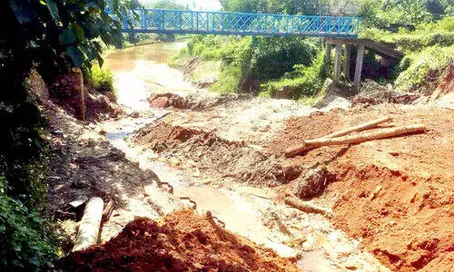 അപകടക്കെണിയിലായി താഴെ വെട്ടൂർ; ടി.എസ് കനാൽകര ഇടിഞ്ഞുതാഴുന്നു