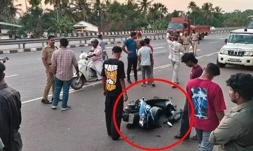 മാഹി ബൈപാസിൽ യുവതിക്ക് ദാരുണാന്ത്യം: അപകടം സ്കൂട്ടറും ലോറിയും കൂട്ടിയിടിച്ച്