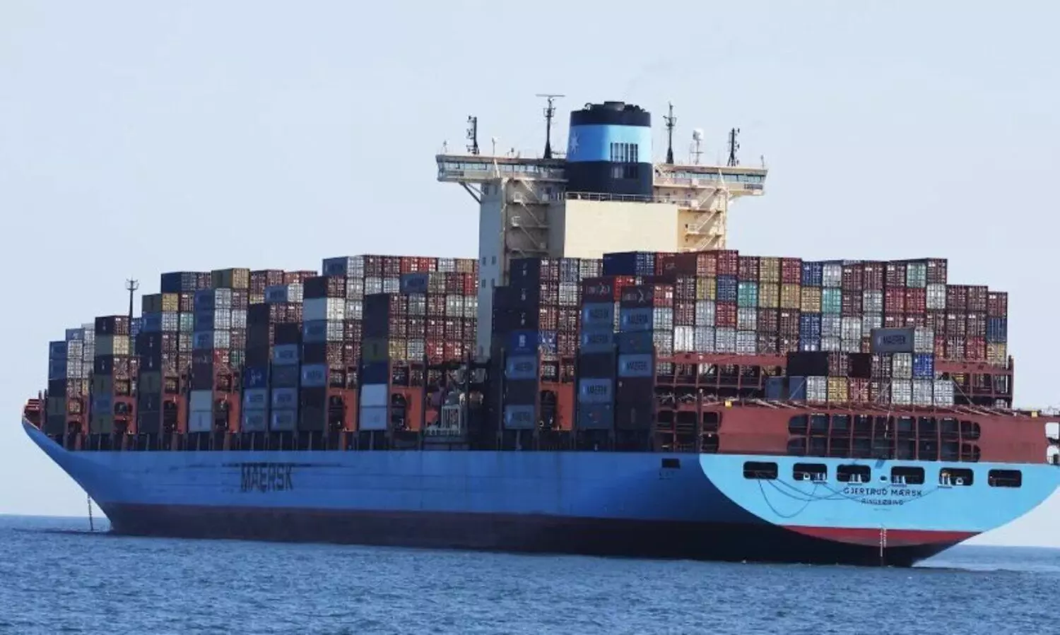 ഇന്ത്യൻ കപ്പലിന് നേരെ കടൽക്കൊള്ളക്കാരുടെ ആക്രമണം