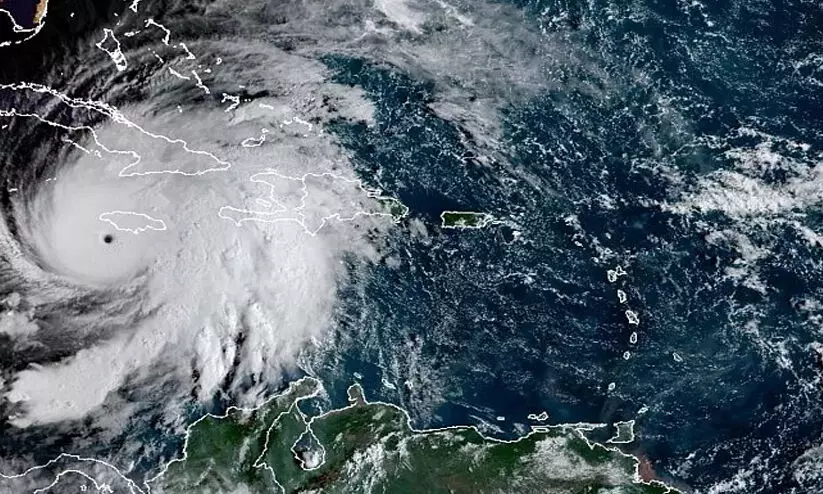 ‘ഇത് പുതിയ കടുത്ത യാഥാർത്ഥ്യം’; ‘മെലിസ’യുടെ ക്രൂരമായ ശക്തിക്കു കാരണം കാലാവസ്ഥാ വ്യതിയാനമെന്ന് പഠനം ‘ഇത് പുതിയ കടുത്ത യാഥാർത്ഥ്യം’; ‘മെലിസ’യുടെ ക്രൂരമായ ശക്തിക്കു കാരണം കാലാവസ്ഥാ വ്യതിയാനമെന്ന് പഠനം