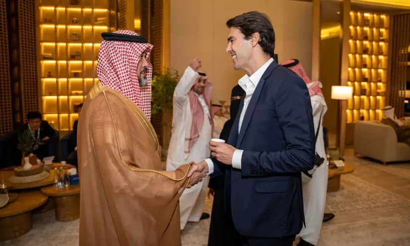 ‘ബിബാൻ ഫോറത്തി’ന്റെ ആദ്യ ദിനം ഒപ്പിട്ടത് ആറ് ബില്യൺ ഡോളറിന്റെ കരാറുകൾ ‘ബിബാൻ ഫോറത്തി’ന്റെ ആദ്യ ദിനം ഒപ്പിട്ടത് ആറ് ബില്യൺ ഡോളറിന്റെ കരാറുകൾ