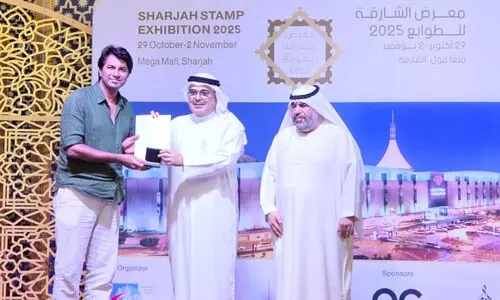 ഷാ​ർ​ജ സ്റ്റാ​മ്പ്​ എ​ക്സി​ബി​ഷ​നി​ൽ മ​ല​യാ​ളി​ക്ക്​ വെ​ള്ളി​ത്തി​ള​ക്കം