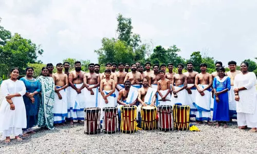 മ​ലേ​ഷ്യ​യി​ൽ പ​ഞ്ചാ​രി മേ​ളം അ​ര​ങ്ങേ​റ്റം