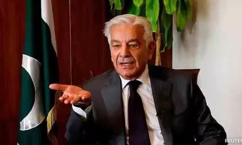 സമാധാന ചർച്ച പരാജയപ്പെട്ടാൽ യുദ്ധം മാത്രം പോംവഴി; അഫ്ഗാനിസ്താന് ഭീഷണിയുമായി പാക് പ്രതിരോധ മന്ത്രി