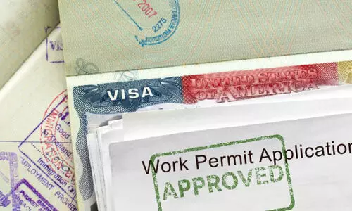 ഒ​രൊ​റ്റ വി​ലാ​സ​ത്തി​ൽ 50 വാ​ണി​ജ്യ ര​ജി​സ്‌​ട്രേ​ഷ​ൻ ഏ​ഷ്യ​ൻ വം​ശ​ജ​രാ​യ അ​ഞ്ച് പ്ര​വാ​സി​ക​ൾ​ക്ക് 1.38 ല​ക്ഷം ദി​നാ​ർ പി​ഴ മൂ​ന്നു​പേ​ർ​ക്ക് ത​ട​വും നാ​ടു​ക​ട​ത്ത​ലും