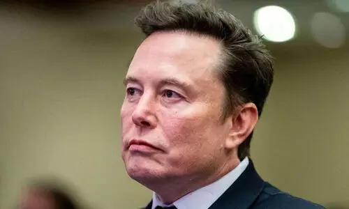 ഇലോൺ മസ്ക് ടെസ്‍ല വിടുമോ; ഓഹരി ഉടമകളുടെ തീരുമാനം മണിക്കൂറുകൾക്കകം