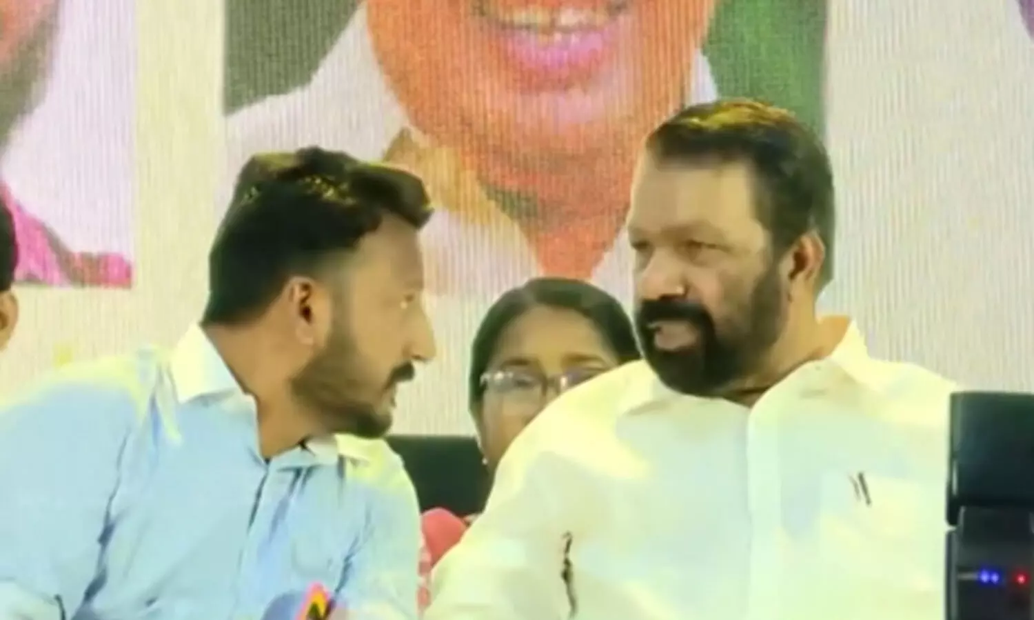 രാഹുല്‍ മാങ്കൂട്ടത്തില്‍ വി. ശിവന്‍കുട്ടിക്കും എം.ബി. രാജേഷിനുമൊപ്പം സംസ്ഥാന സ്‌കൂള്‍ ശാസ്ത്രമേള വേദിയില്‍