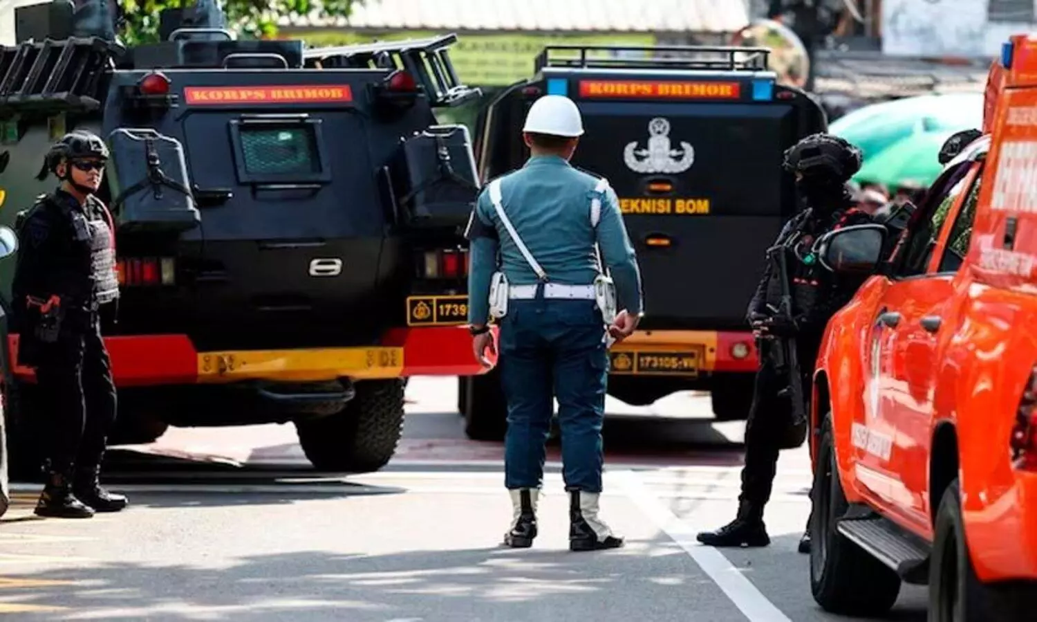 Explosion,Indonesian,School,Mosque,Injured, ഇന്തോനേഷ്യ, സ്കൂൾ, പള്ളി, സ്ഫോടനം,വെള്ളിയാഴ്ച