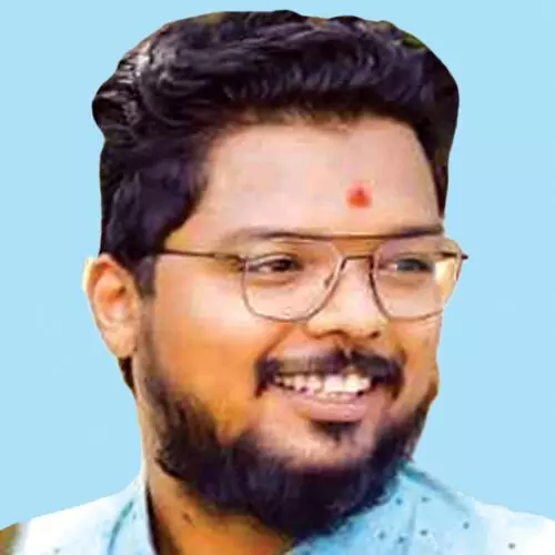 ബൈ​ക്ക​പ​ക​ട​ത്തി​ൽ പ​രി​ക്കേ​റ്റ യു​വാ​വ് മ​രി​ച്ചു