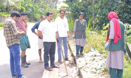 മലയോര ഹൈവേയിൽ മാലിന്യം തള്ളൽ;20,000 രൂപ പിഴയീടാക്കി