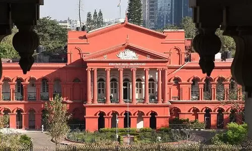 പൊതുയിടങ്ങളിലെ പരിപാടി; സ്റ്റേ നീക്കാൻ വിസമ്മതിച്ച് ഡിവിഷൻ ബെഞ്ച്